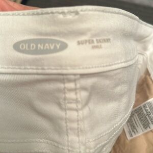 Old Navy, white skinny ankle length jeans, size 10